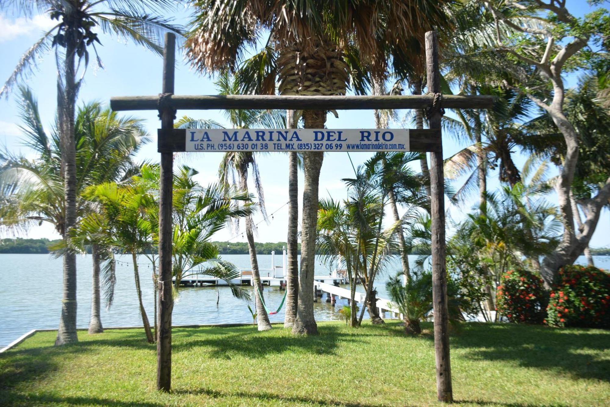 Hotel La Marina Del Rio La Pesca ภายนอก รูปภาพ